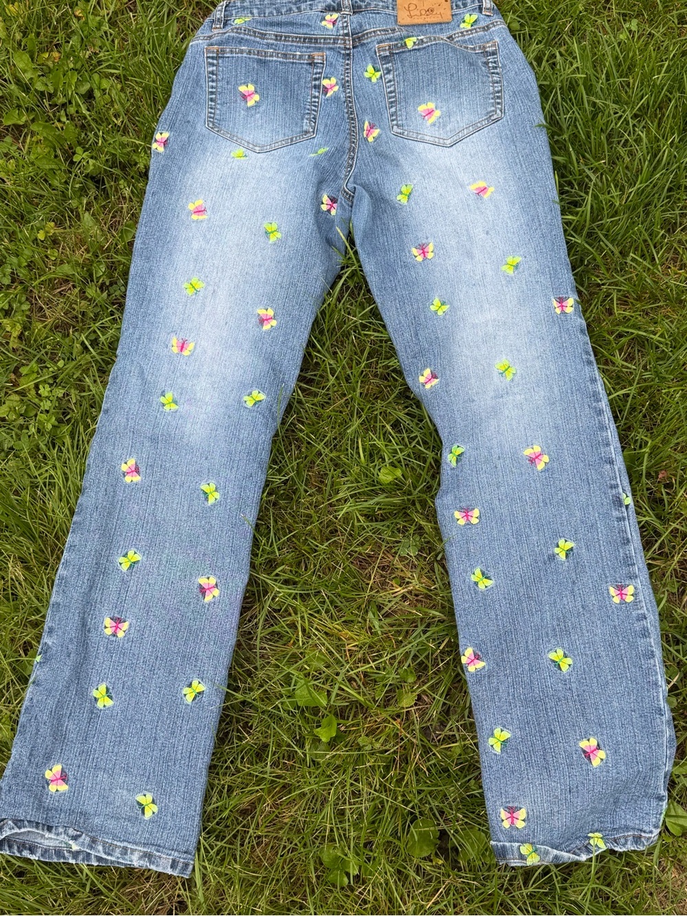Lilly Pulitzer Light Blue Straight-Leg Jeans with Butterfly Embroidered Accents - Picture 7 of 13